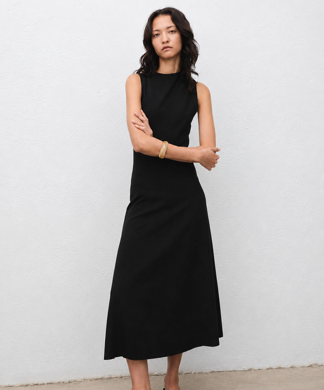 Elegant Sleeveless Midi Dress