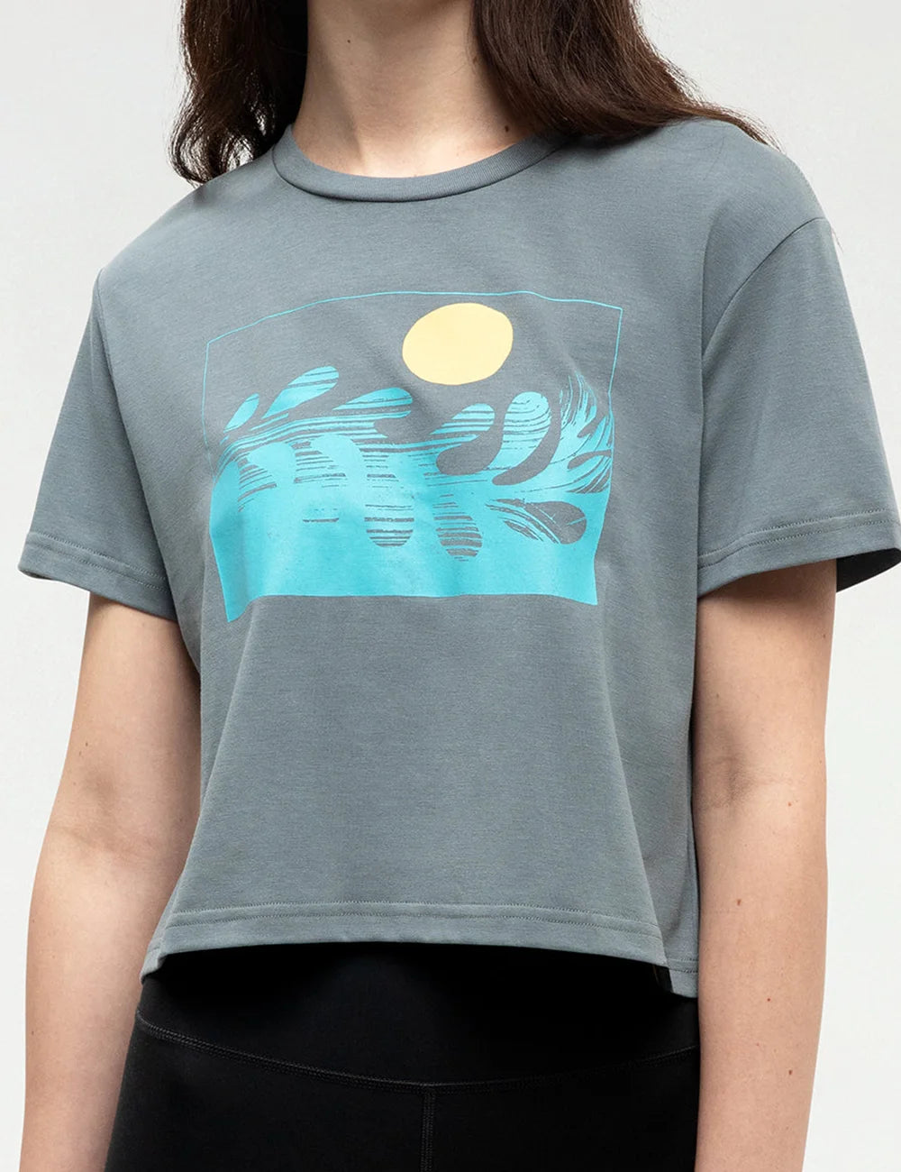 Sunrise Graphic Crop T-Shirt