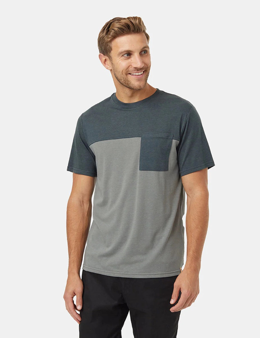 Men Blocked Pocket T-Shirt